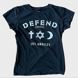 Defend Paris - Medium T-shirt - perfect condition - no tags